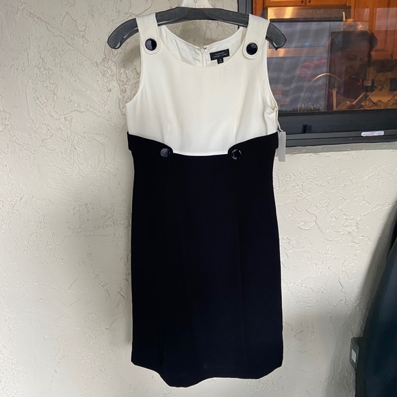 Tahari black and white dress Clearance